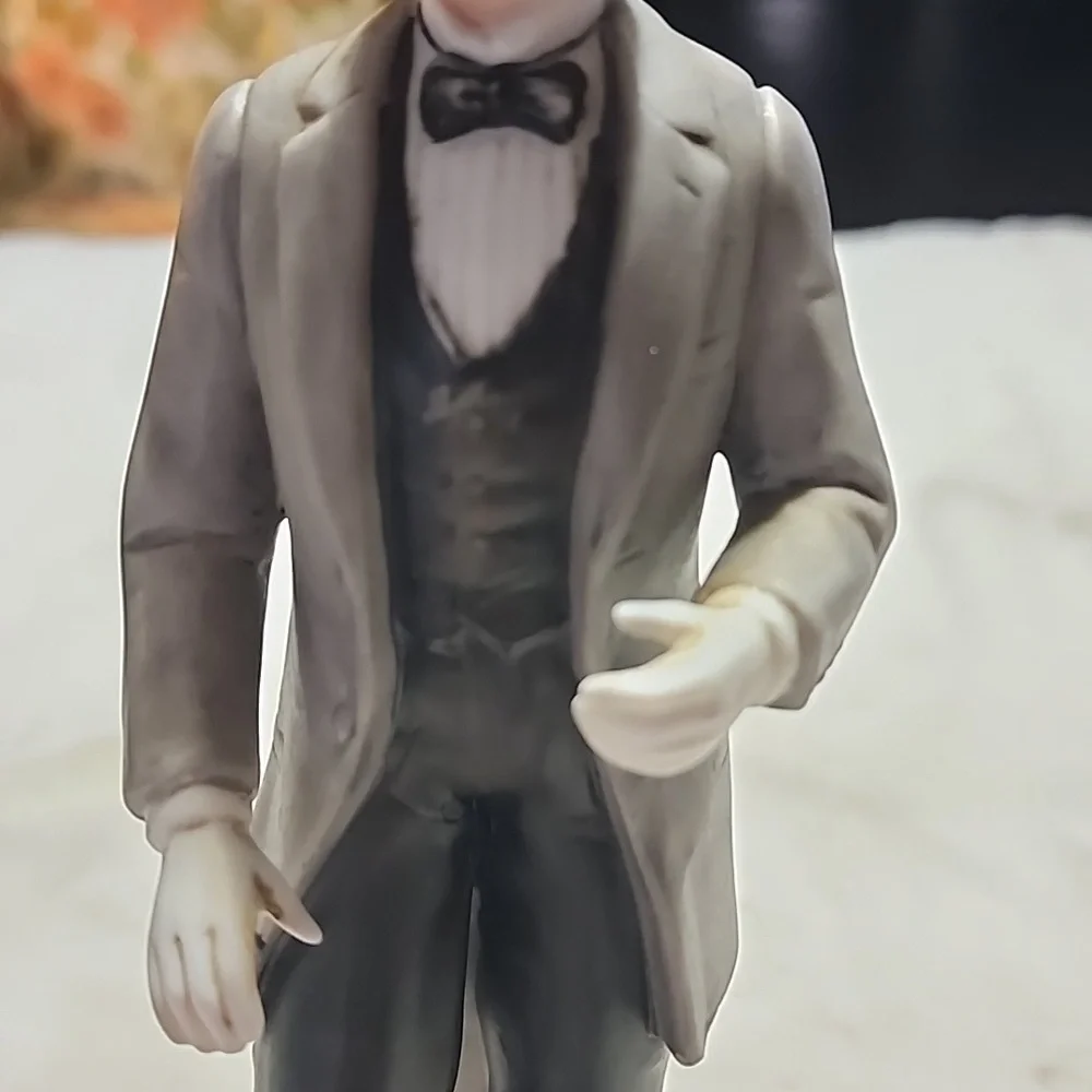 Elegant Wedding Cake Topper Figurines. Homco 1440 & 1480.